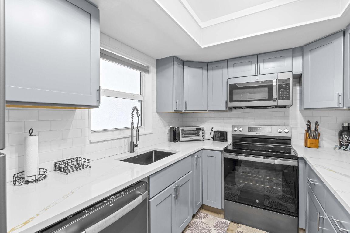 NORTHPORT CONDO APTS - Residential