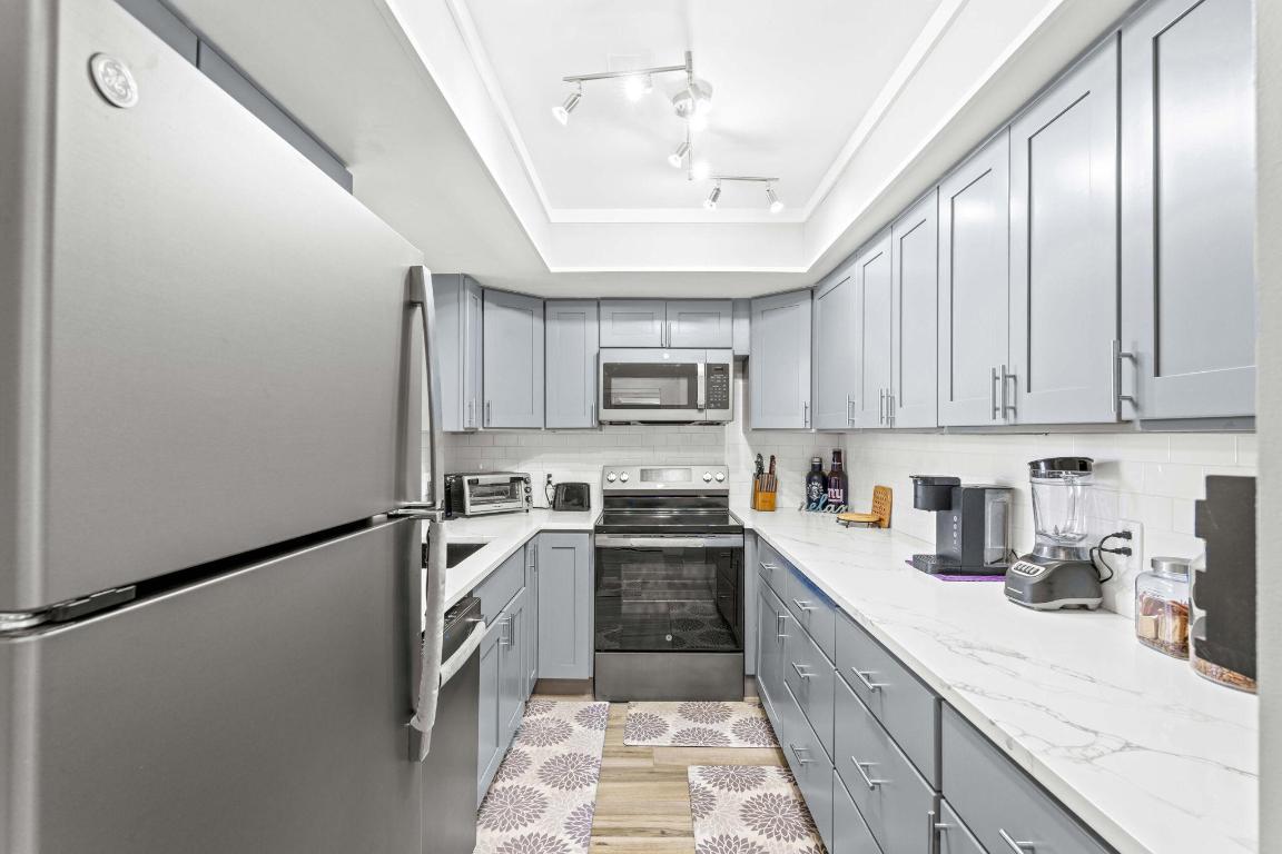 NORTHPORT CONDO APTS - Residential