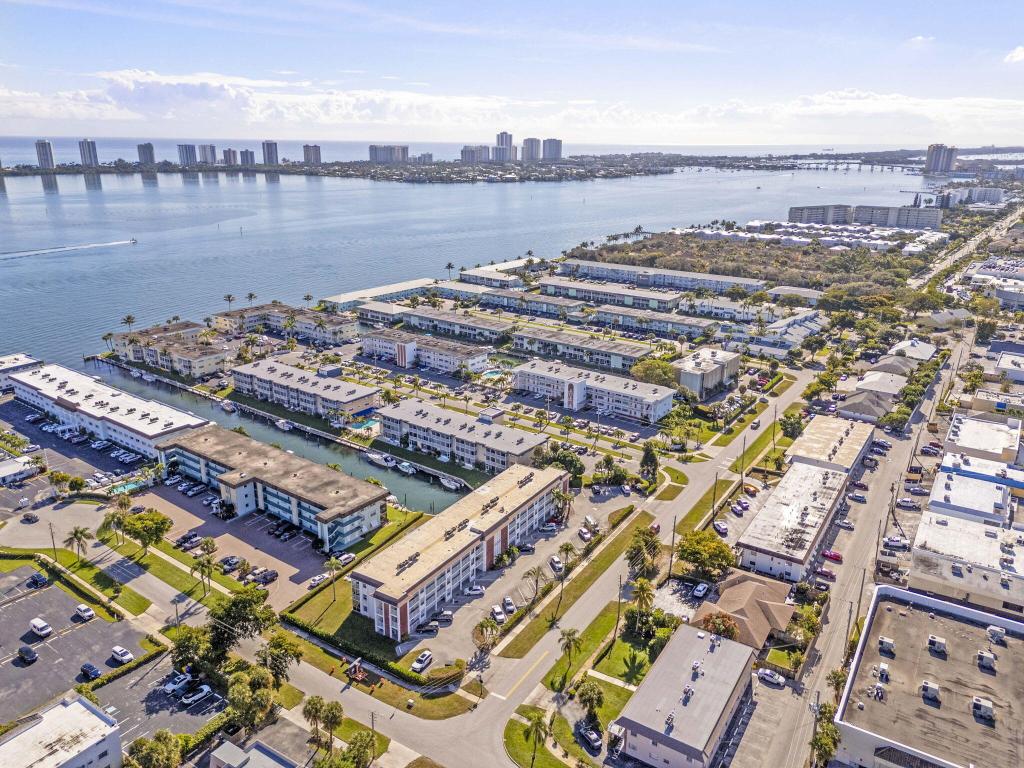 NORTHPORT CONDO APTS - Residential