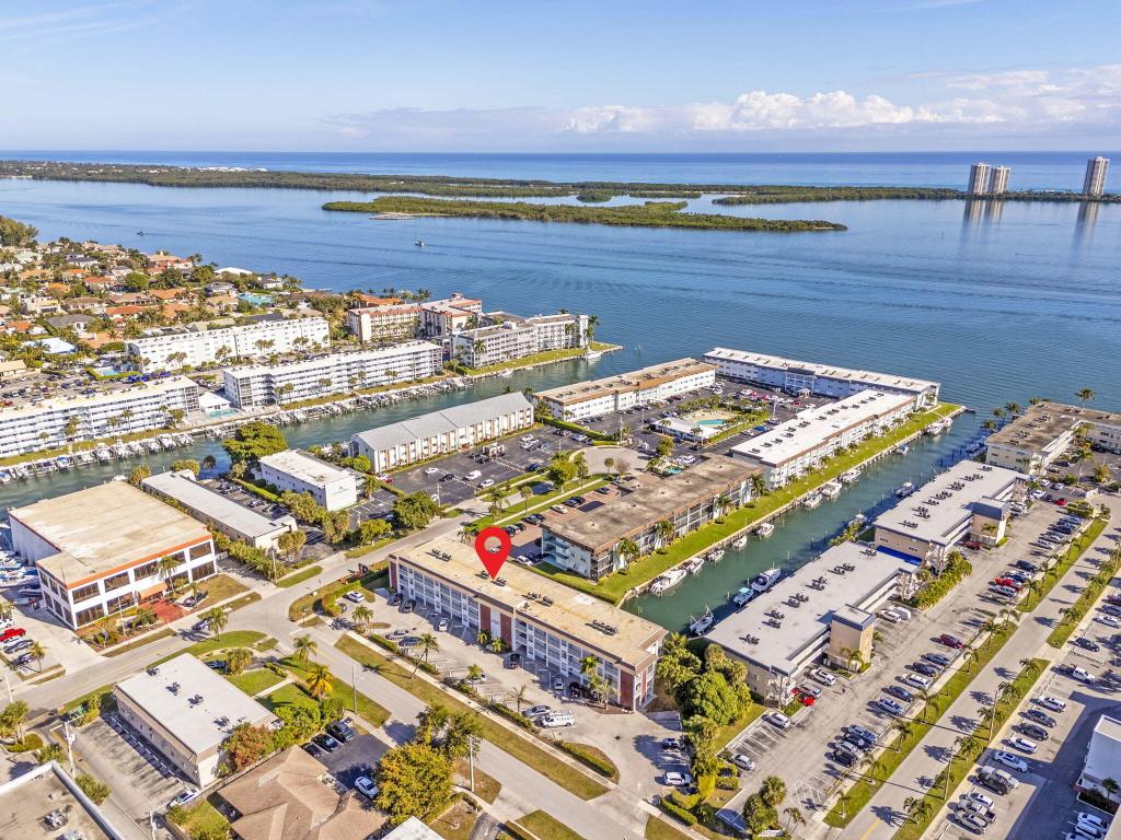 NORTHPORT CONDO APTS - Residential