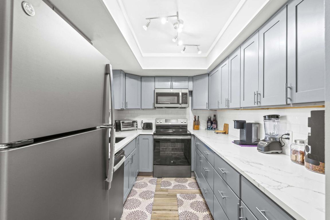 NORTHPORT CONDO APTS - Residential