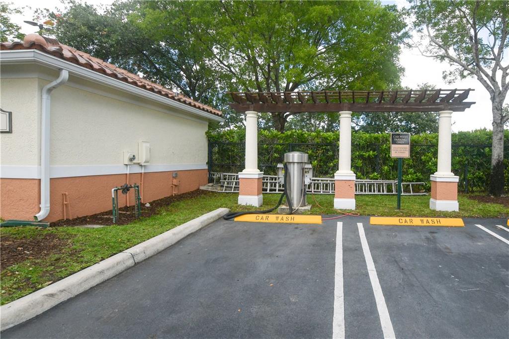 Mezzano Condo - Residential