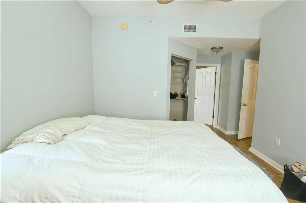 Mezzano Condo - Residential