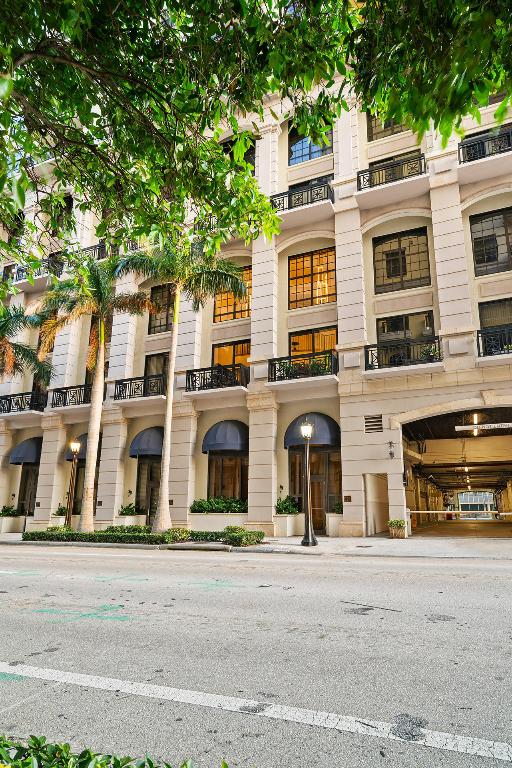 ONE CITY PLAZA CONDO - Residential