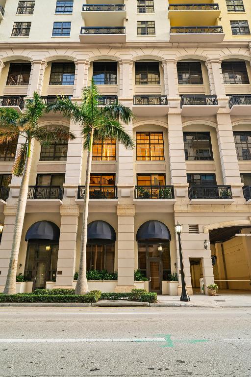 ONE CITY PLAZA CONDO - Residential