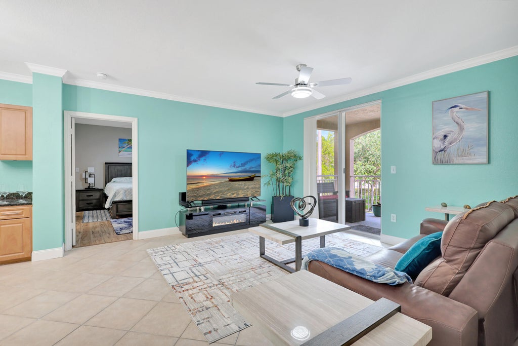 Photo of 6418 Emerald Dunes Drive #204, West Palm Beach, FL 33411 (MLS # R10968403)