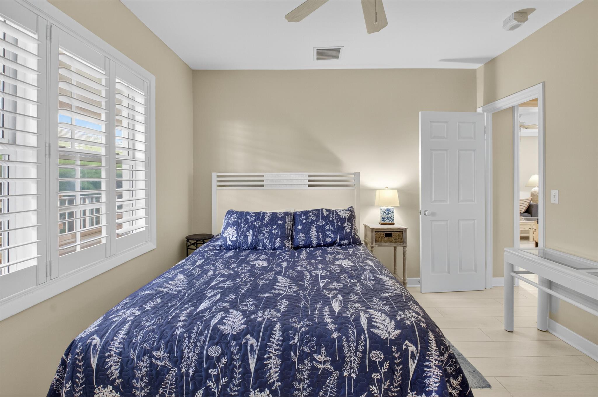 SOUTHAMPTON - Residential Lease