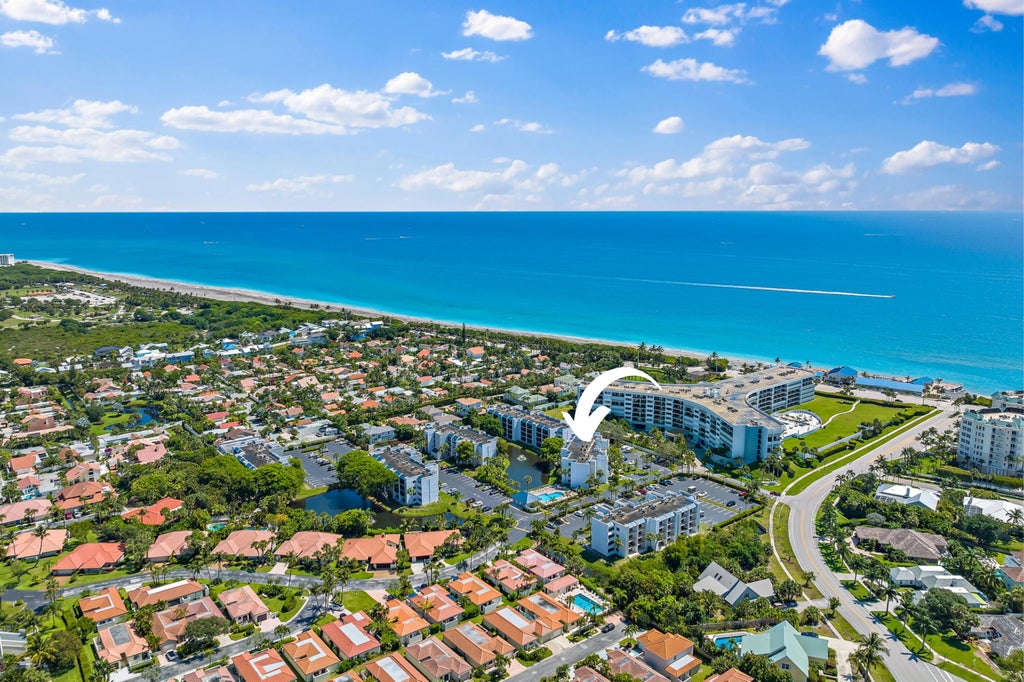 Photo of 1605 S Us Highway 1 #B201, Jupiter, FL 33477 (MLS # R11062359)