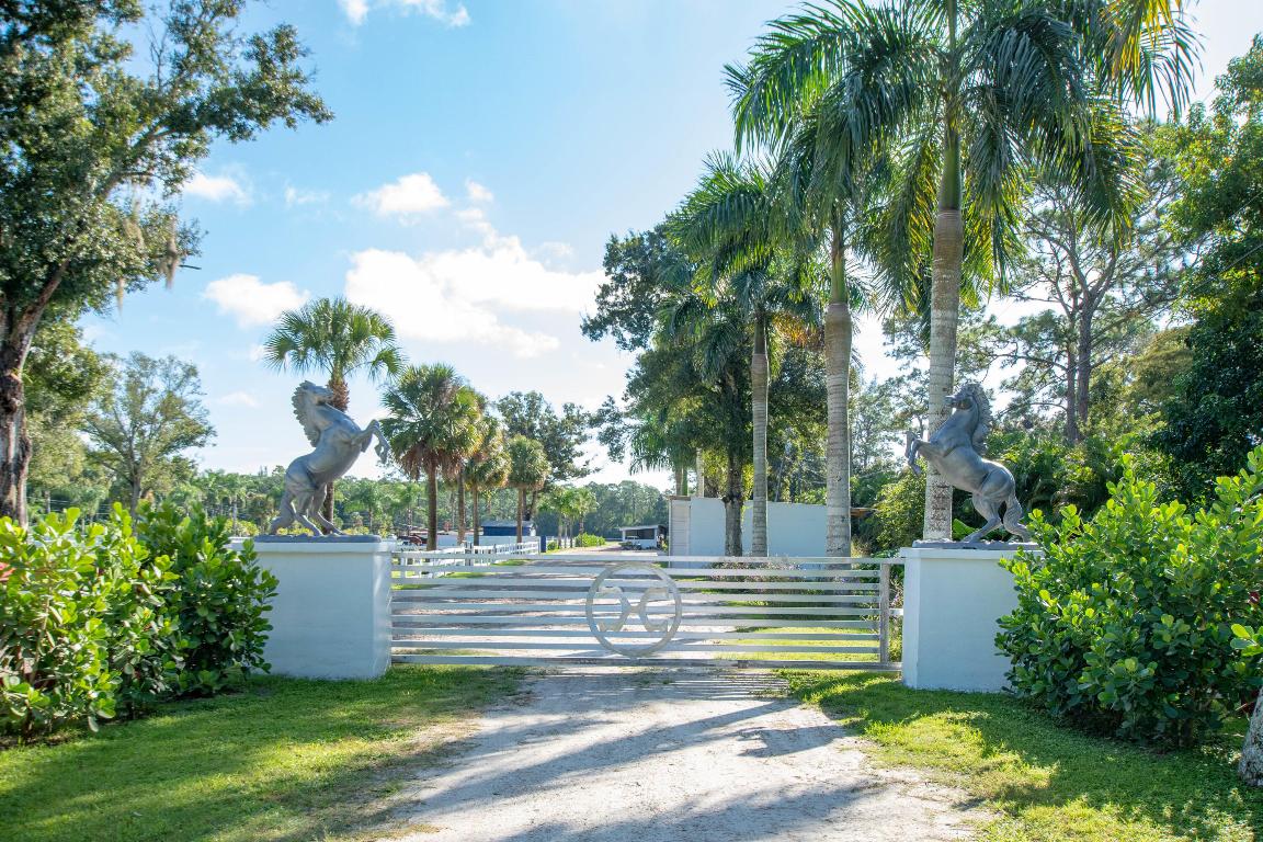 LOXAHATCHEE GROVES - Land