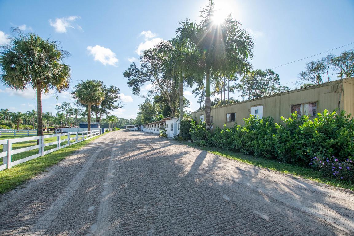 LOXAHATCHEE GROVES - Land