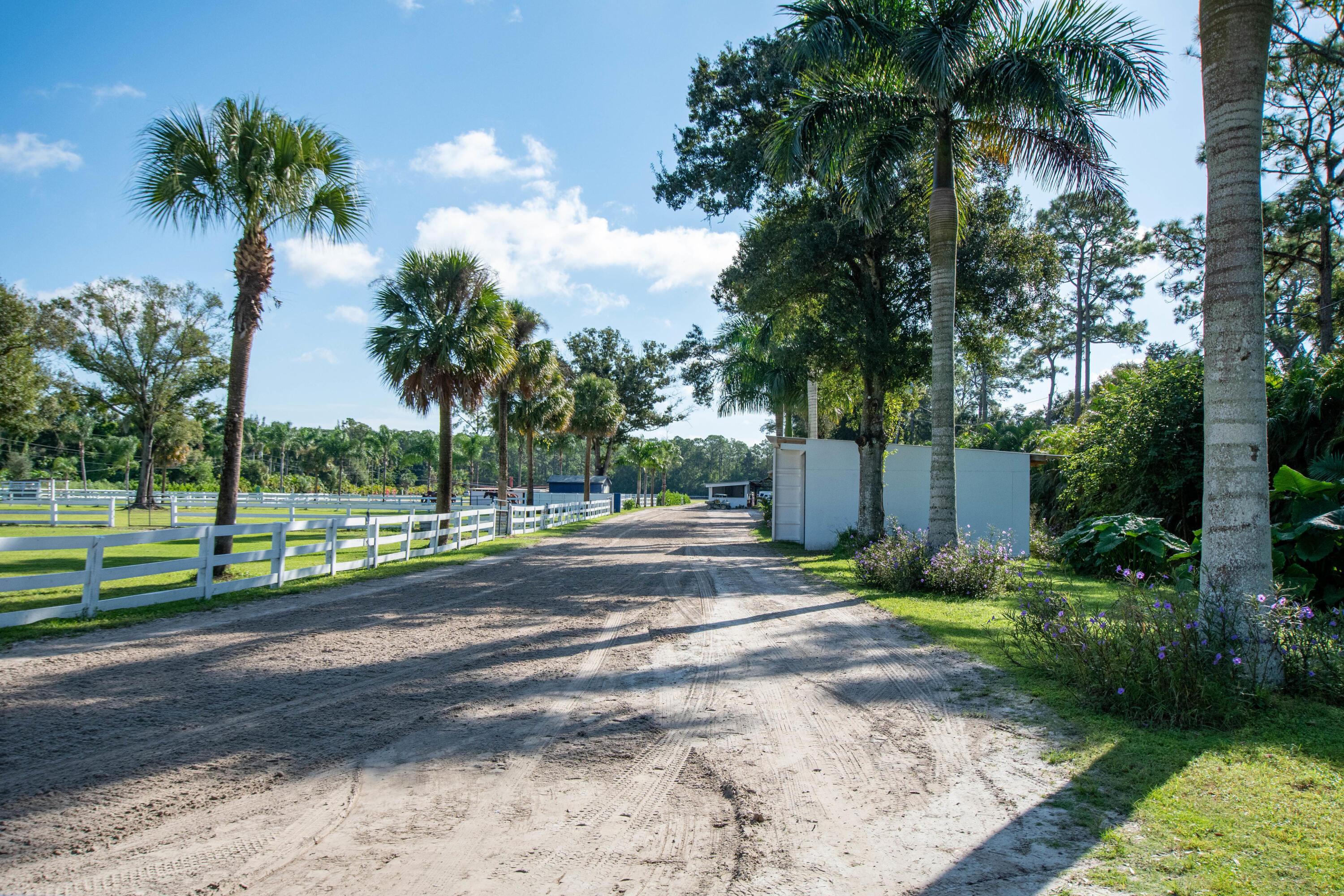 LOXAHATCHEE GROVES - Land