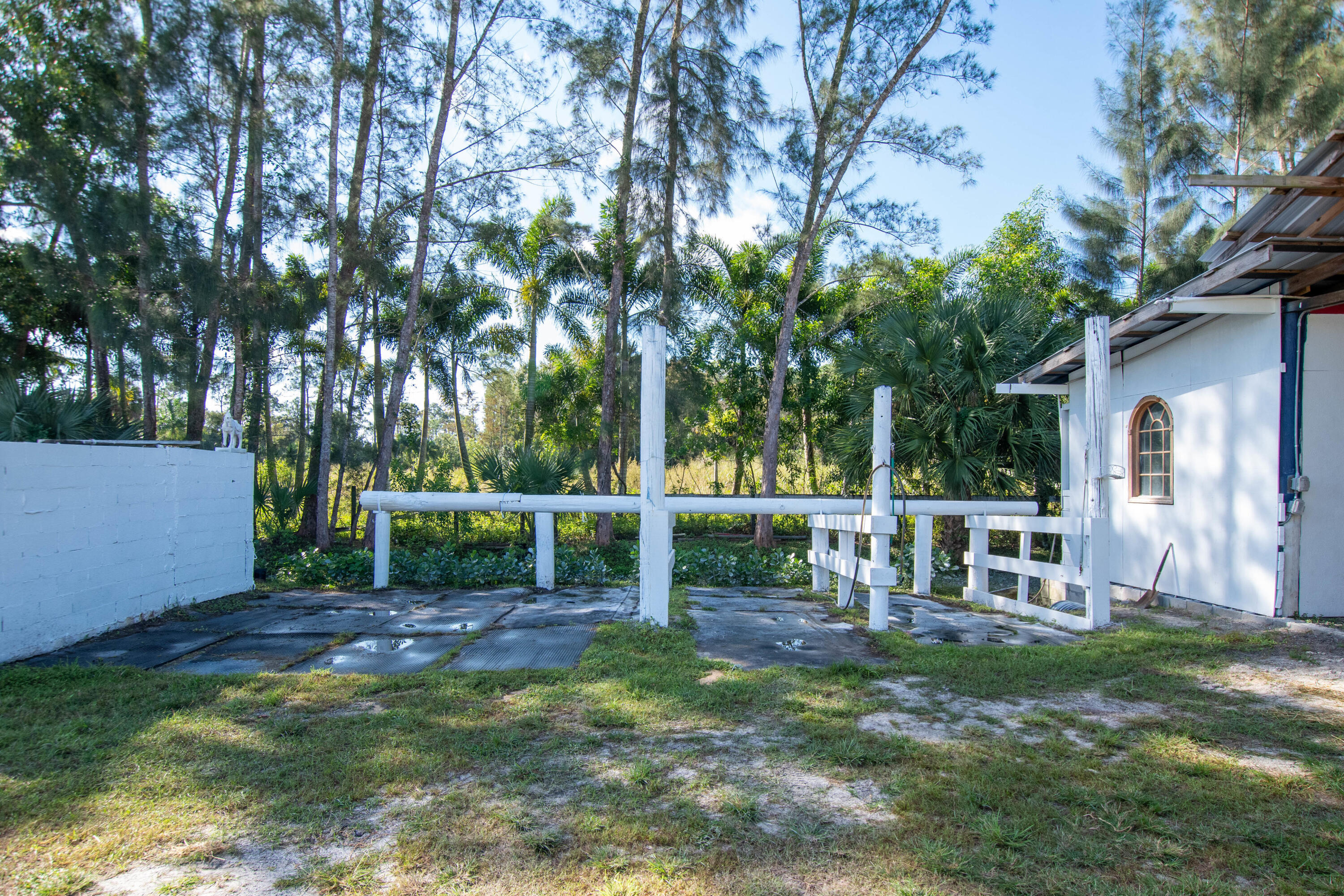 LOXAHATCHEE GROVES - Land