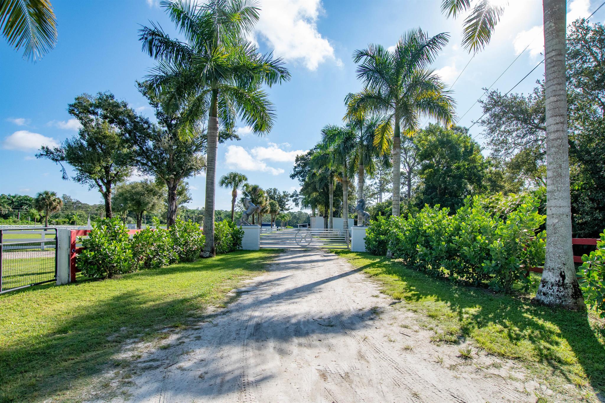 LOXAHATCHEE GROVES - Land