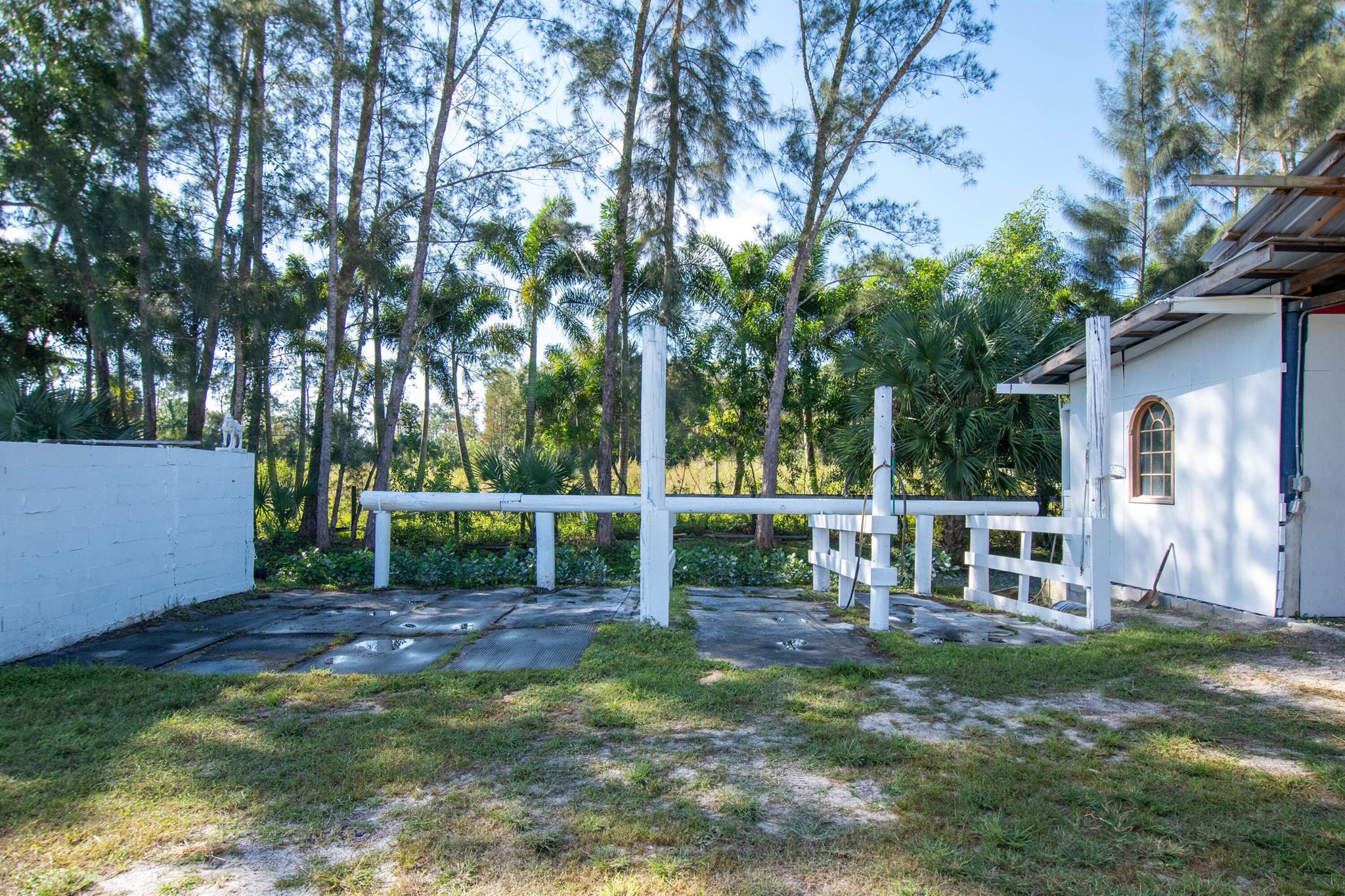 LOXAHATCHEE GROVES - Land