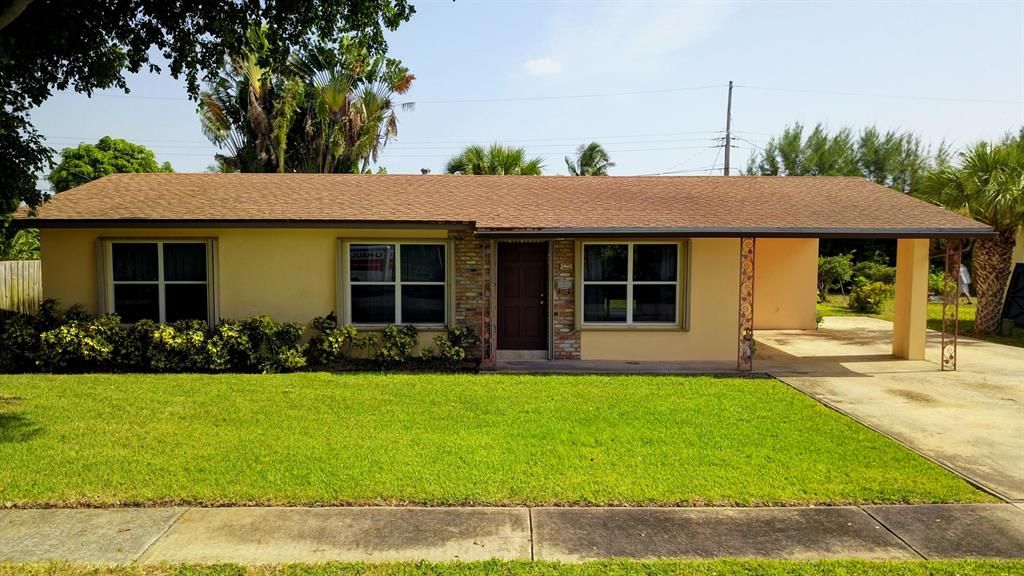 Photo of 525 Ibis Drive, Delray Beach, FL 33444 (MLS # R10744417)