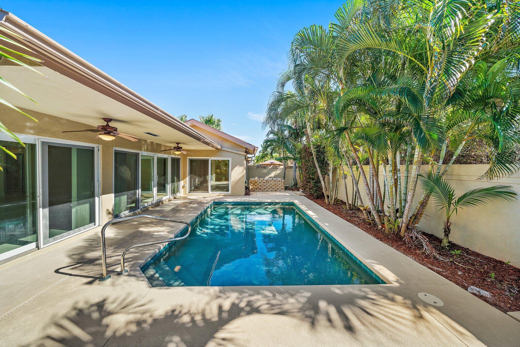 118 Knoll Way