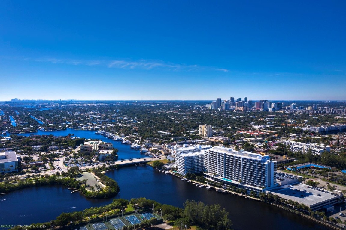 1180 N Federal Highway 1005