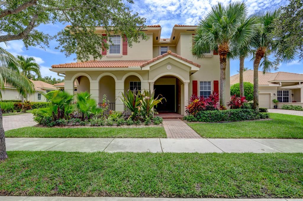 Photo of 132 N Via Isabela E #1, Jupiter, FL 33458 (MLS # R10731299)