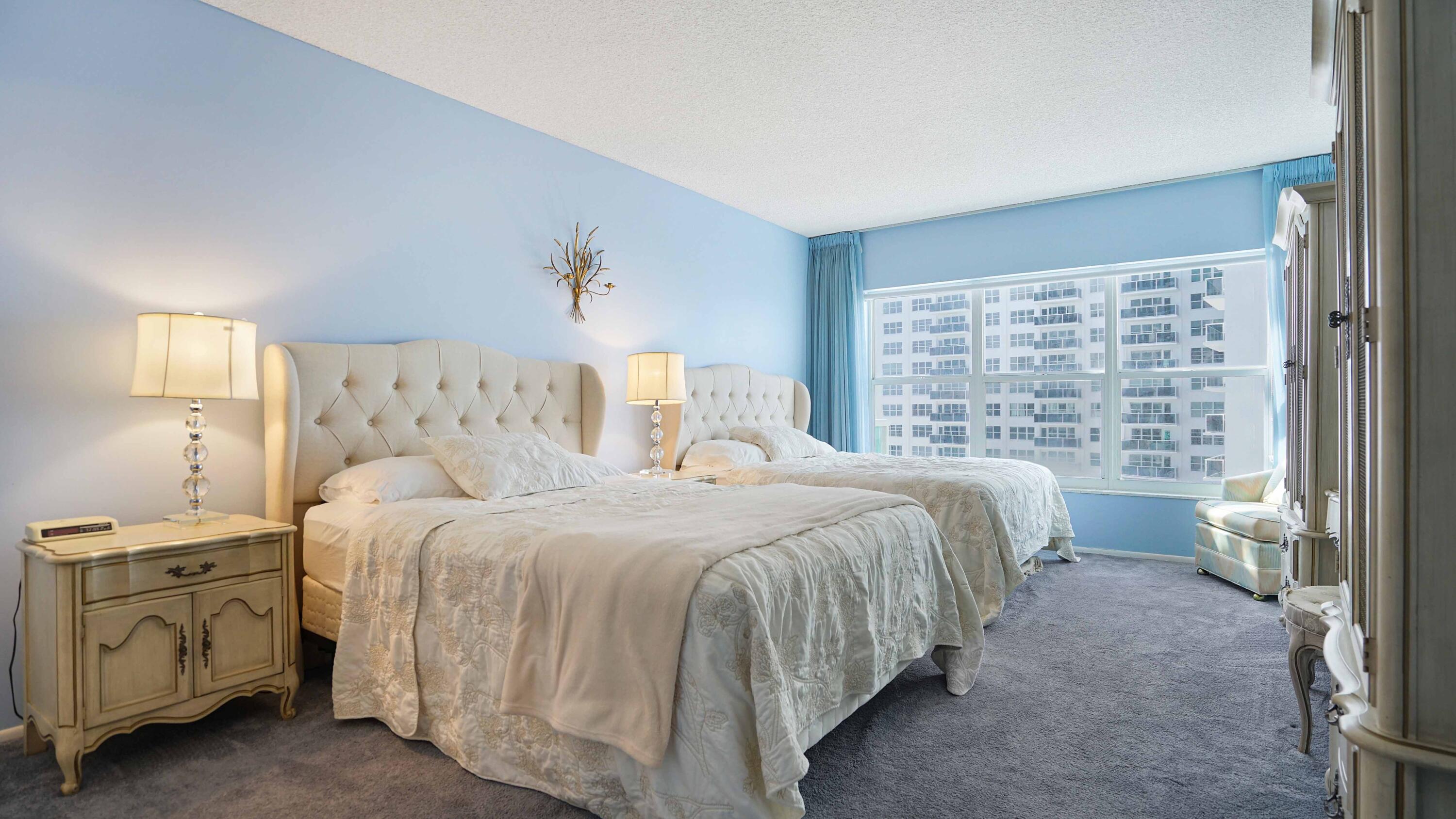 RIVIERA CONDO - Residential