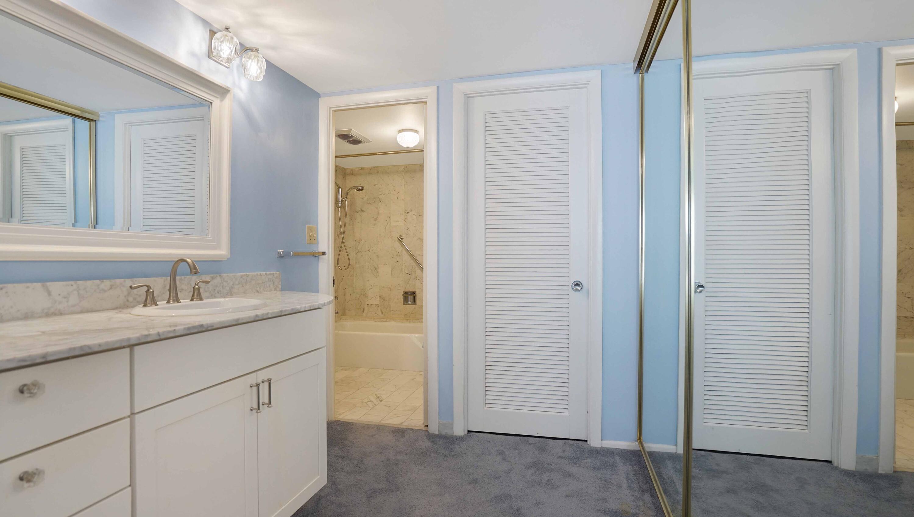 RIVIERA CONDO - Residential