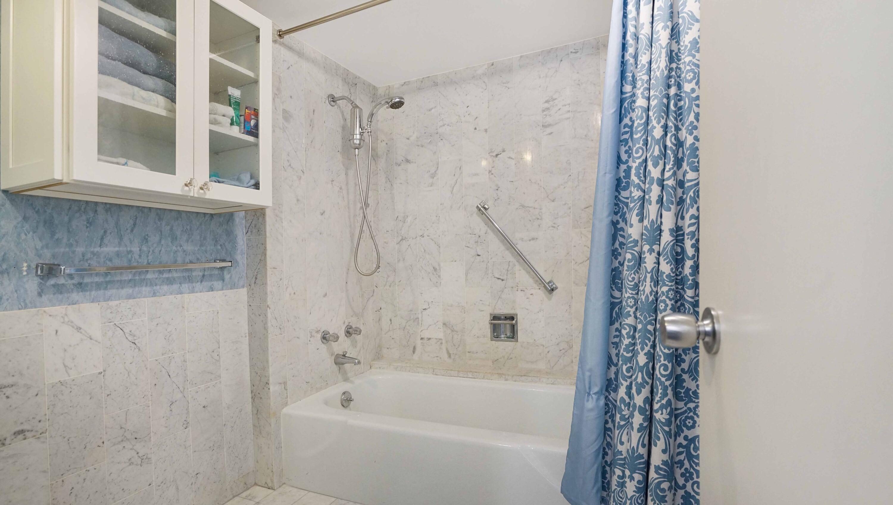 RIVIERA CONDO - Residential