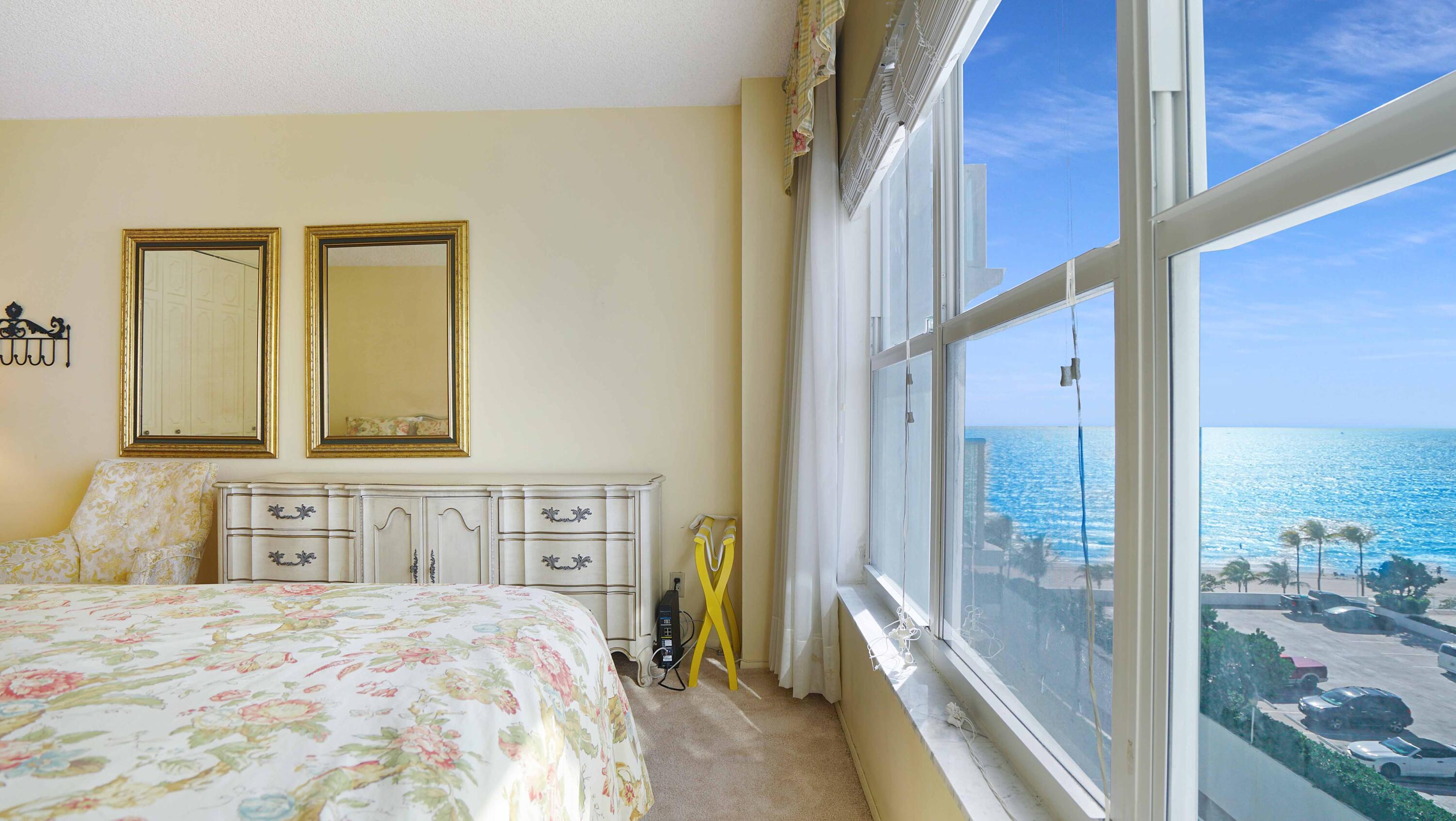 RIVIERA CONDO - Residential