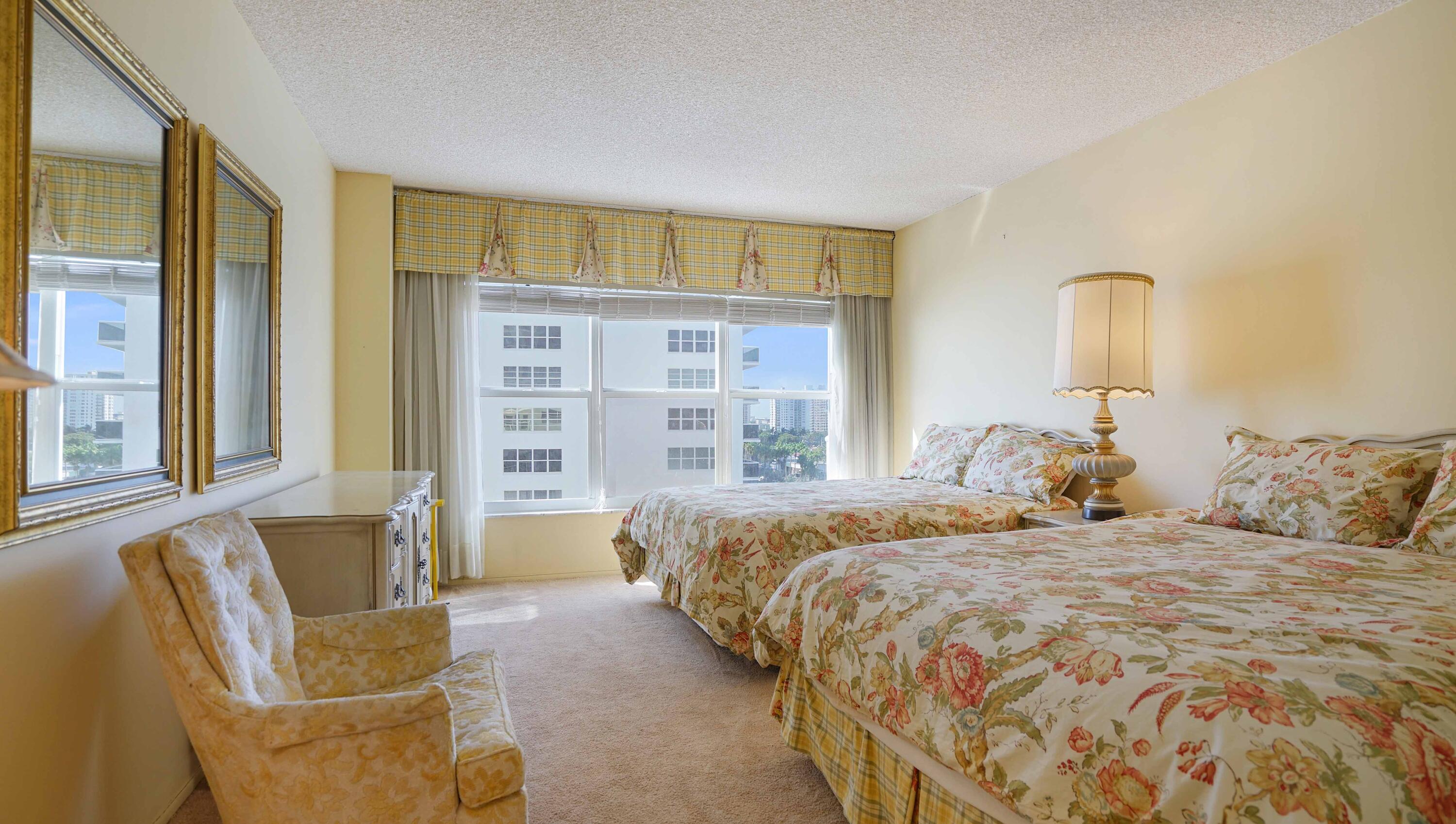 RIVIERA CONDO - Residential