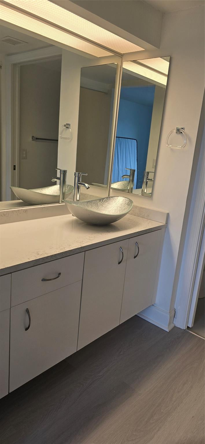TRENT CONDOMINIUM - Residential Lease