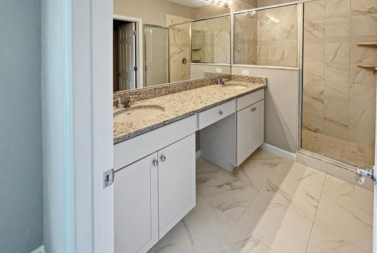 VIZCAYA FALLS PLAT 3 - Residential Lease