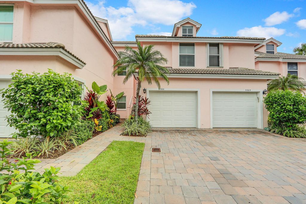 Photo of 3306 Fairway Drive N, Jupiter, FL 33477 (MLS # B26045268)