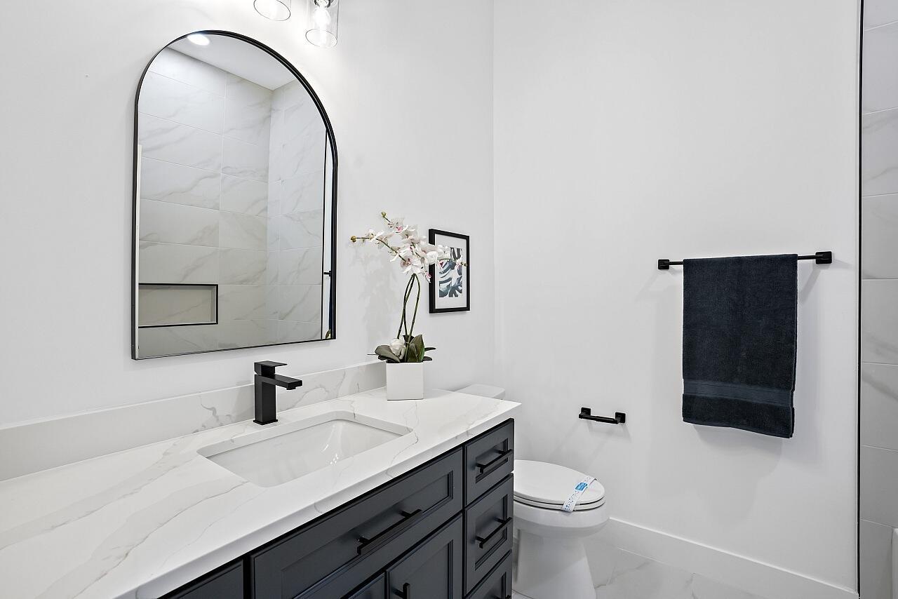 VERO LAKE ESTATES UNIT G - Residential