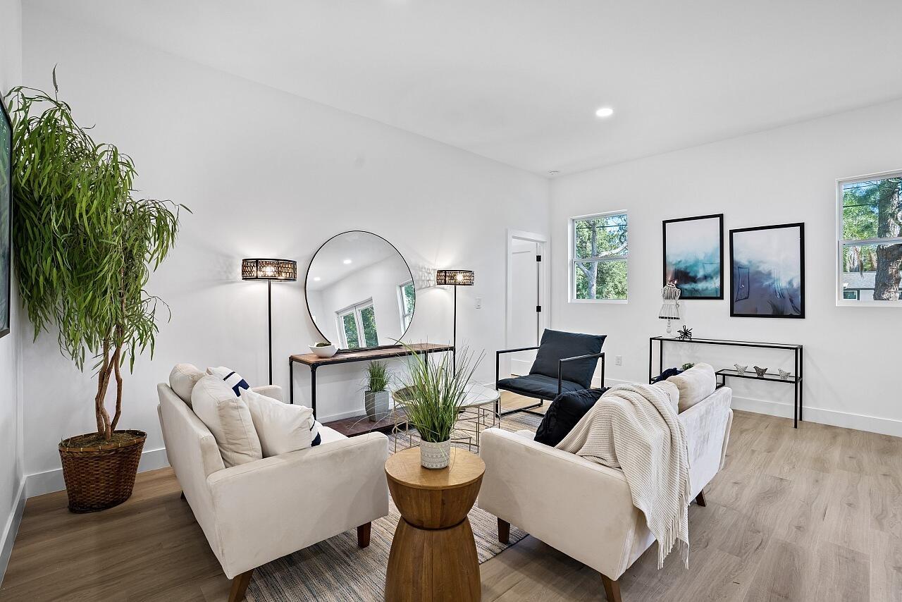 VERO LAKE ESTATES UNIT G - Residential