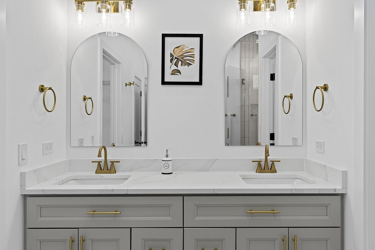 VERO LAKE ESTATES UNIT G - Residential