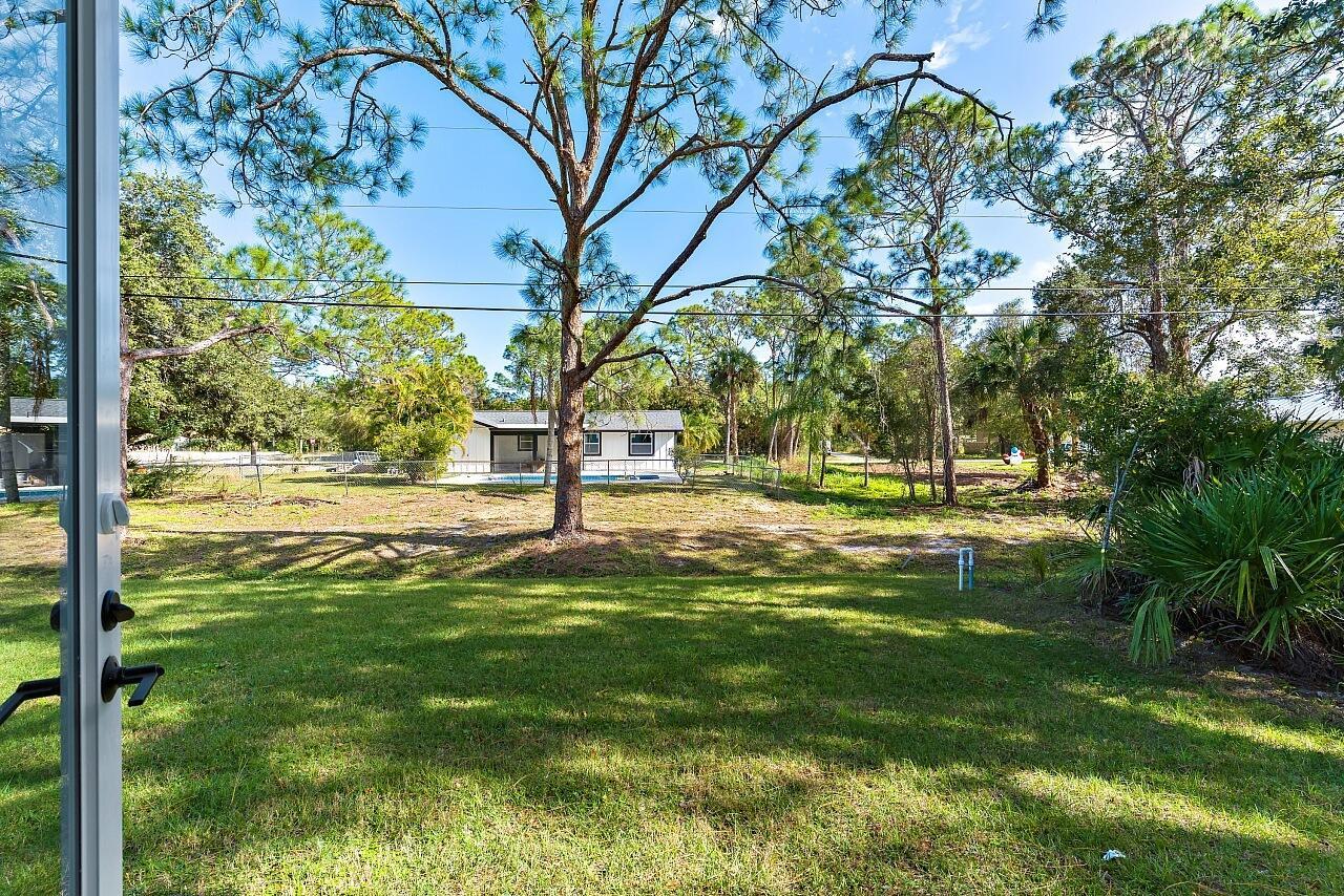 VERO LAKE ESTATES UNIT G - Residential