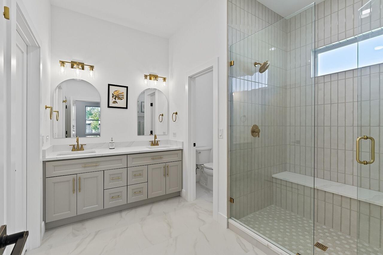 VERO LAKE ESTATES UNIT G - Residential