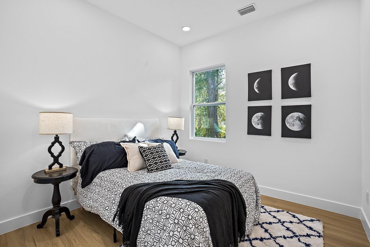 VERO LAKE ESTATES UNIT G - Residential