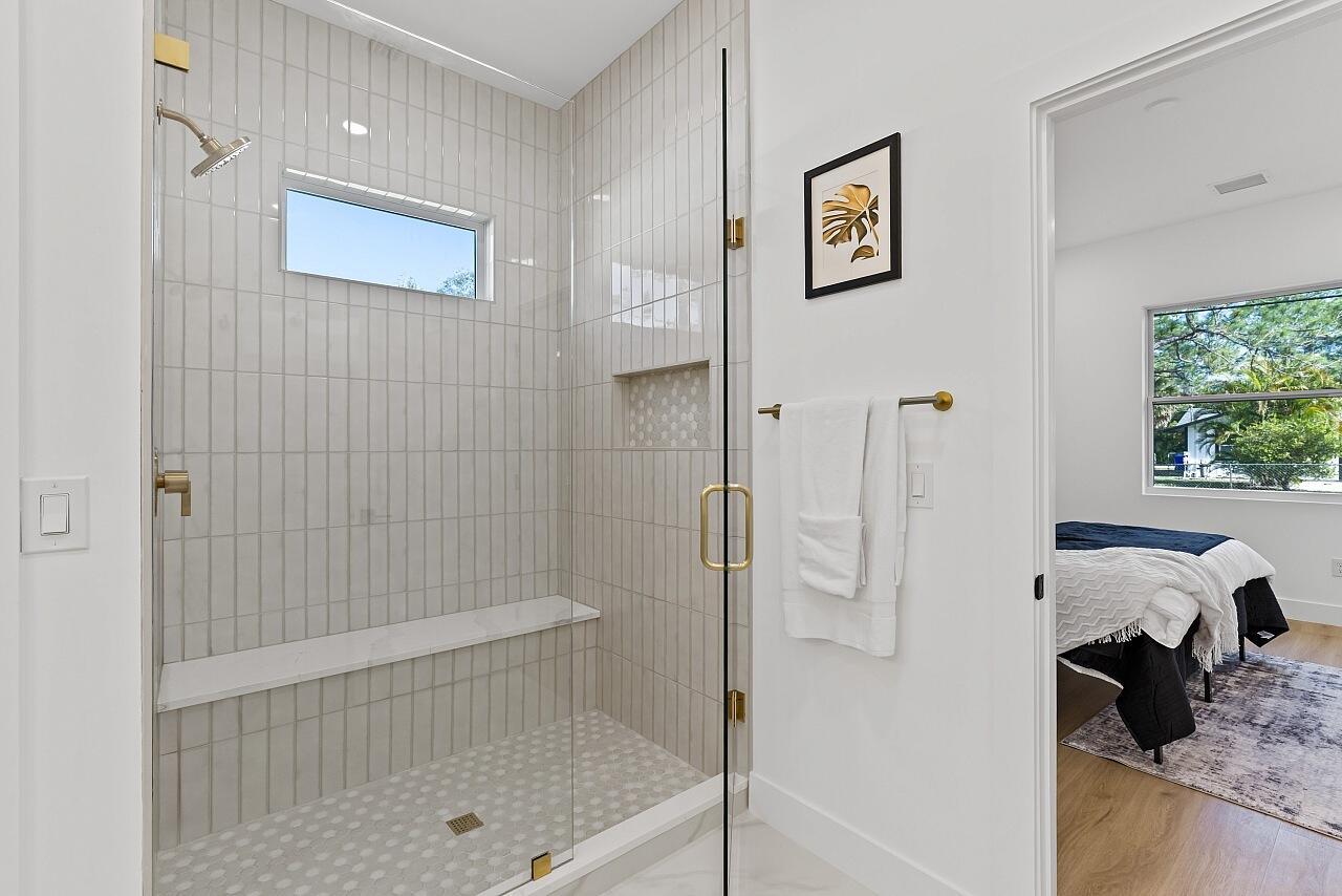 VERO LAKE ESTATES UNIT G - Residential