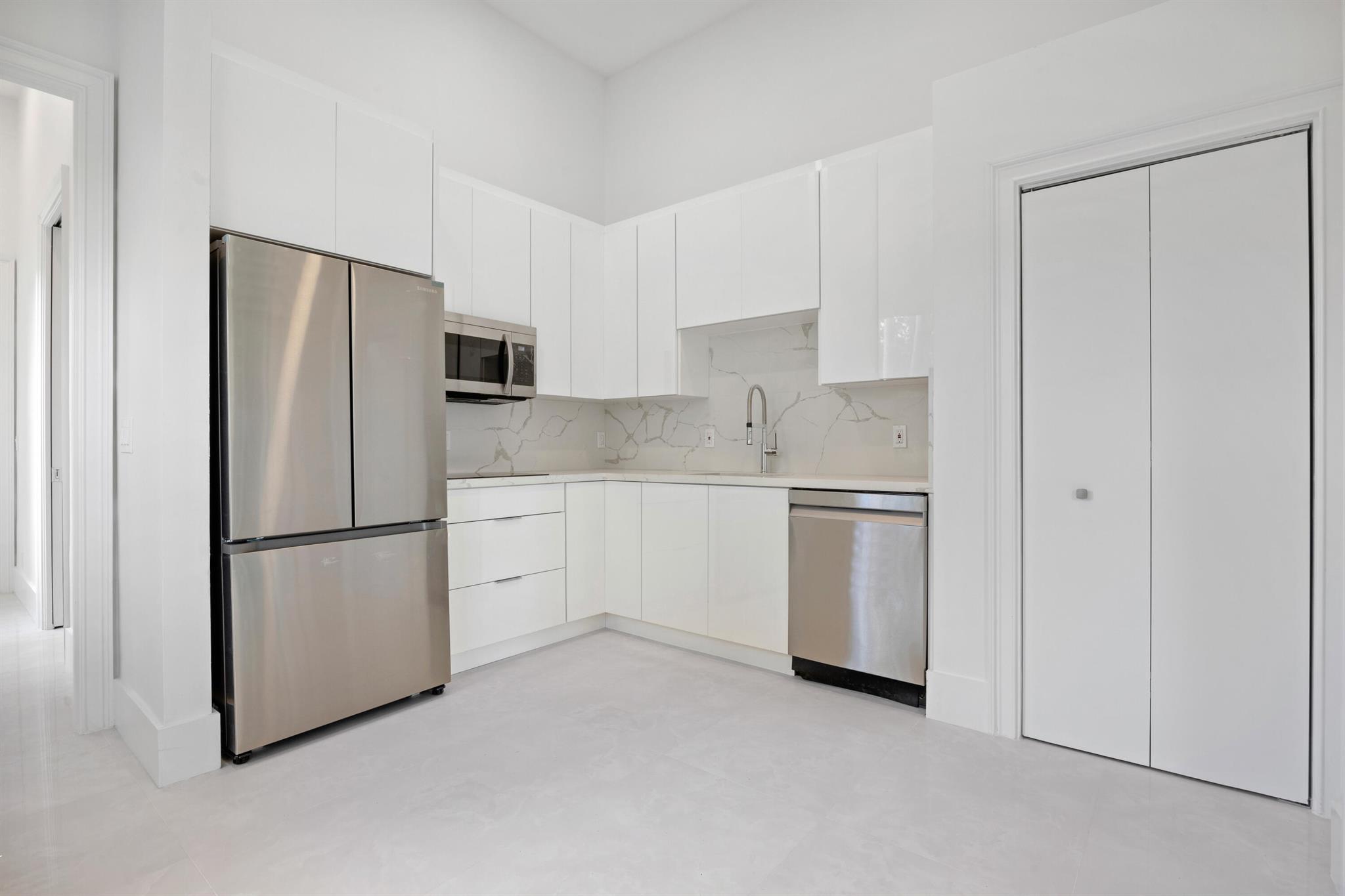 BAY HILL ESTATES - Residential