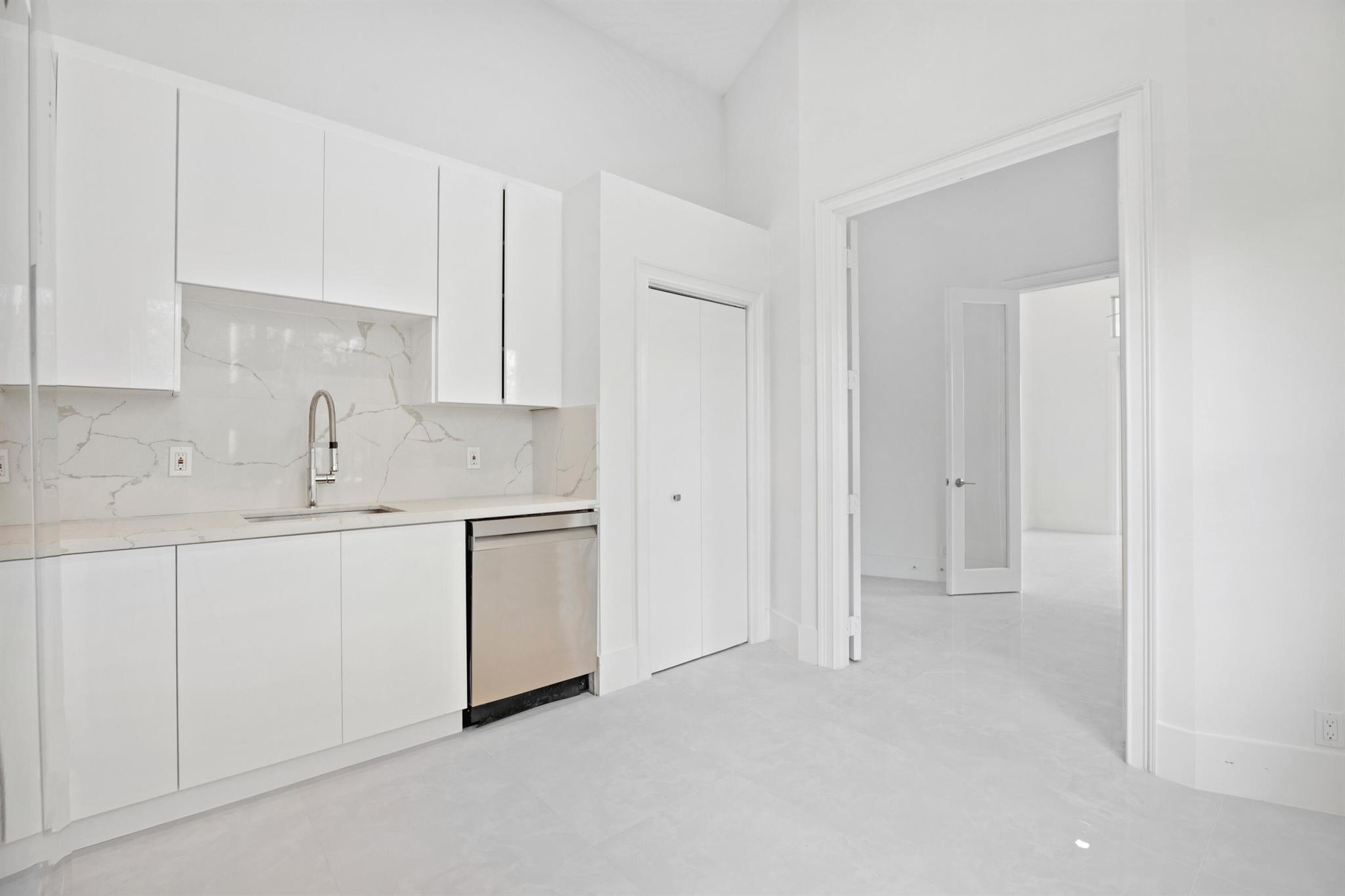 BAY HILL ESTATES - Residential