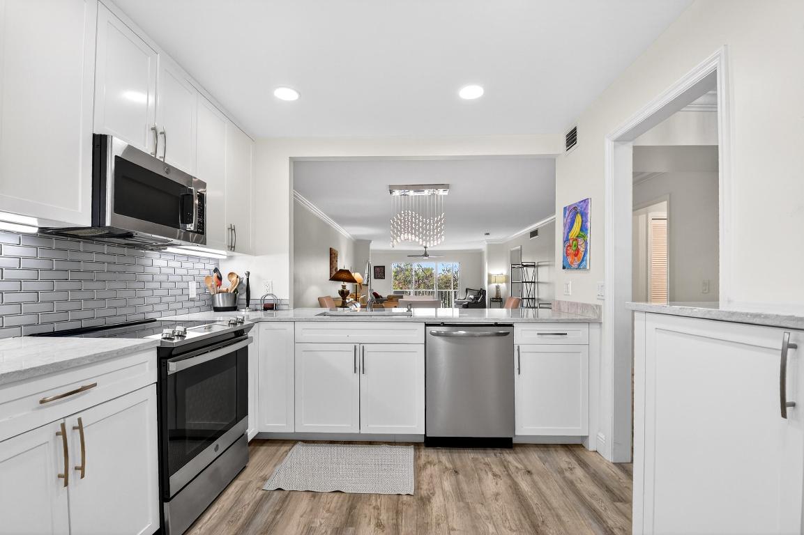 ATLANTIS SHERBROOKE VILLAS - Residential