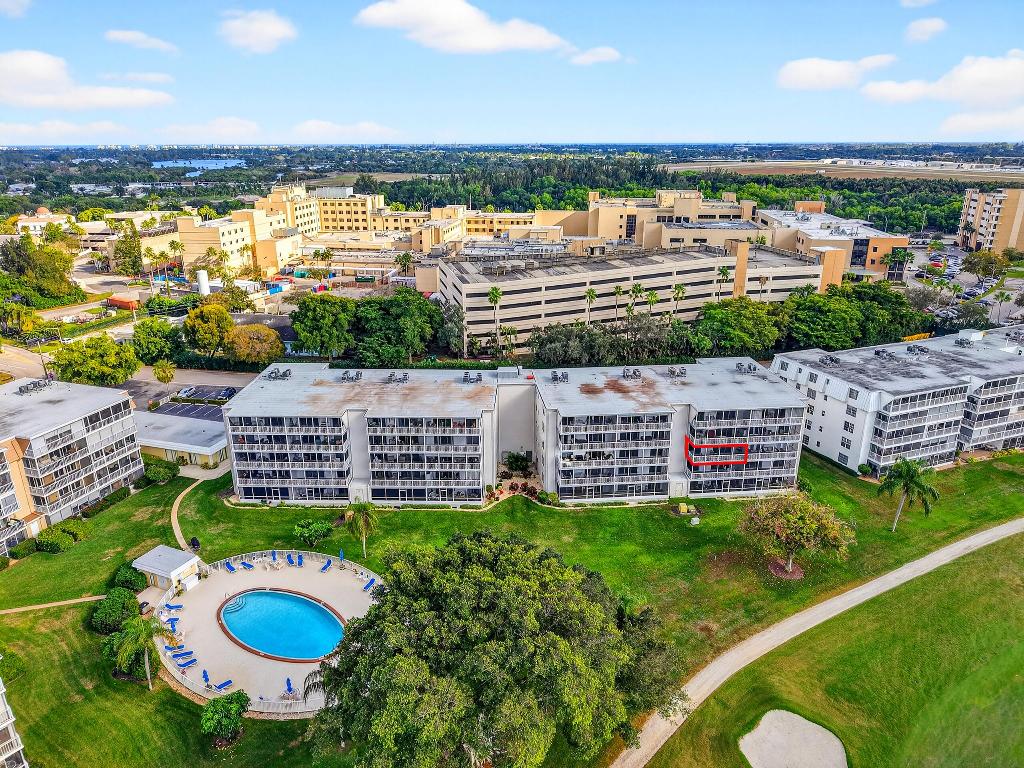 ATLANTIS SHERBROOKE VILLAS - Residential