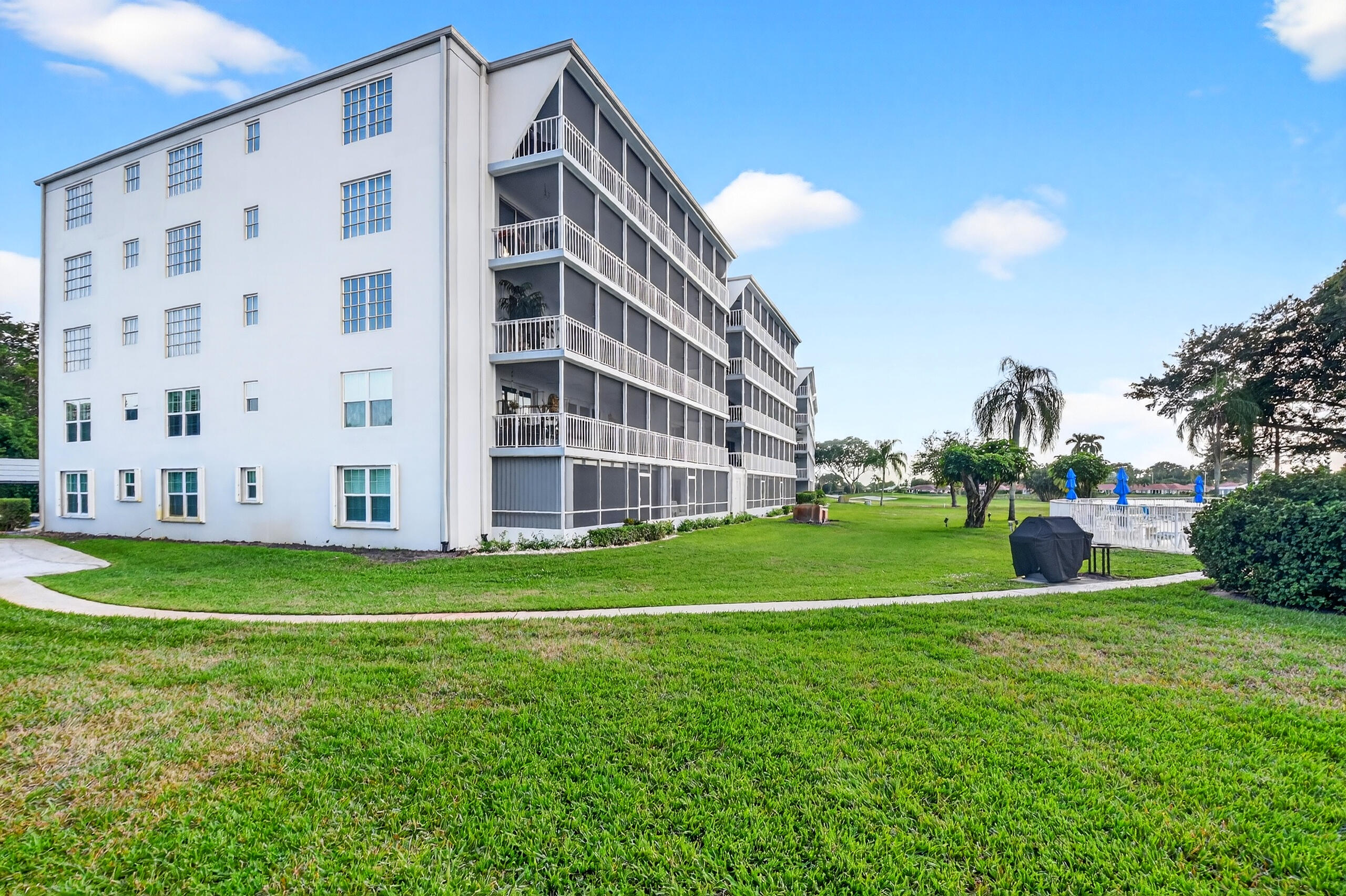 ATLANTIS SHERBROOKE VILLAS - Residential