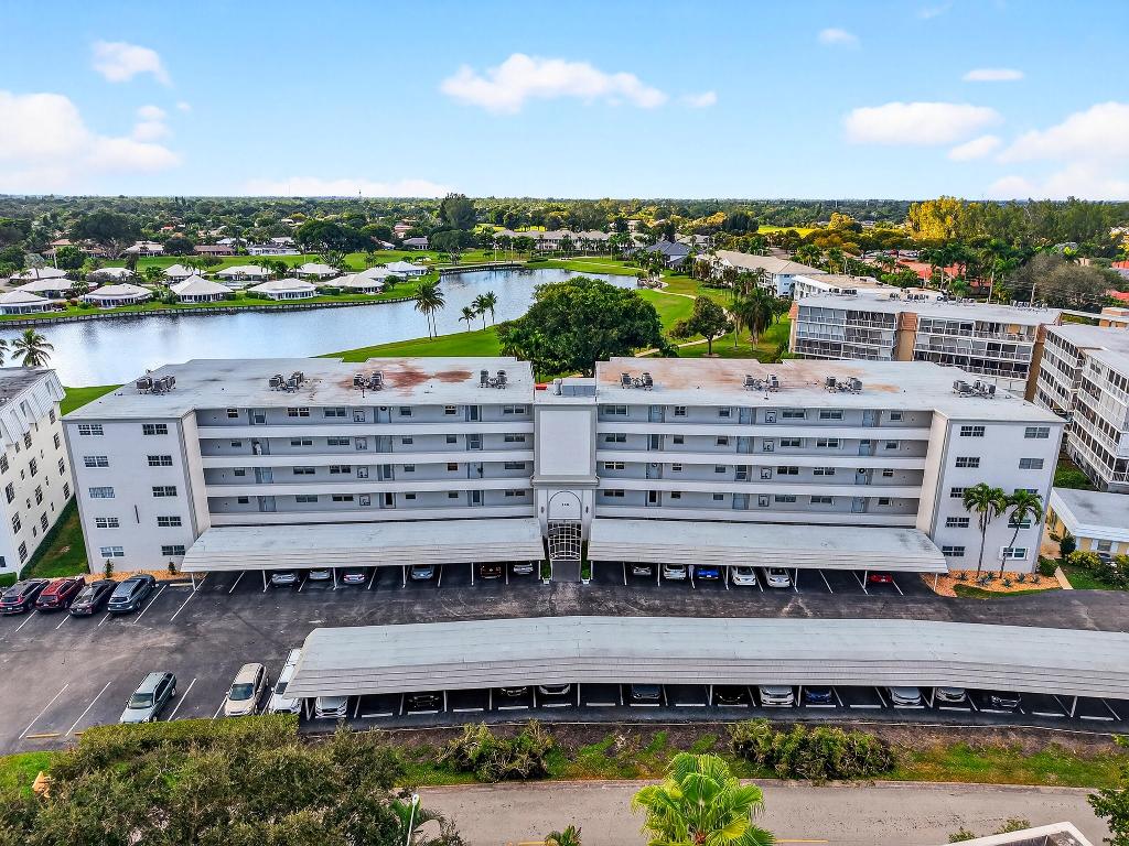 ATLANTIS SHERBROOKE VILLAS - Residential