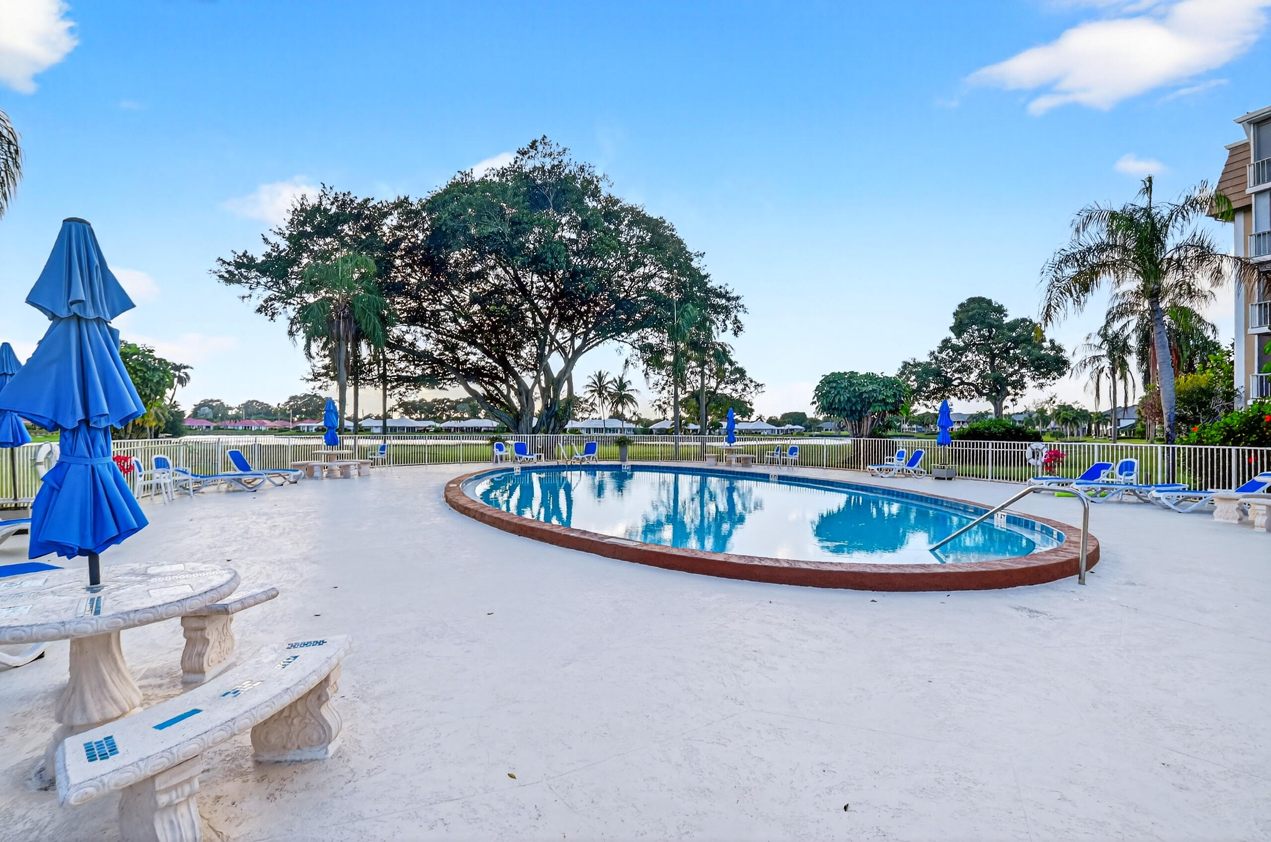 ATLANTIS SHERBROOKE VILLAS - Residential