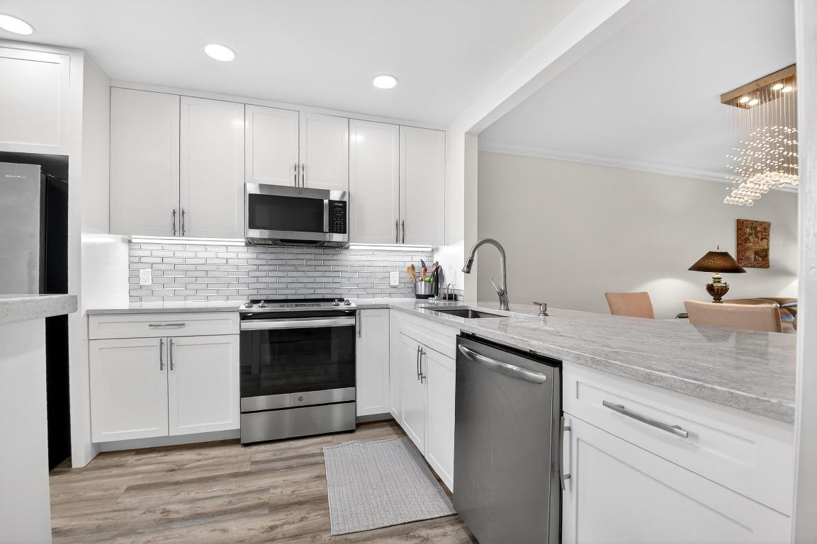 ATLANTIS SHERBROOKE VILLAS - Residential