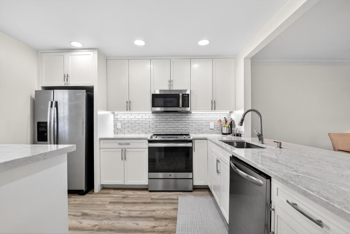 ATLANTIS SHERBROOKE VILLAS - Residential