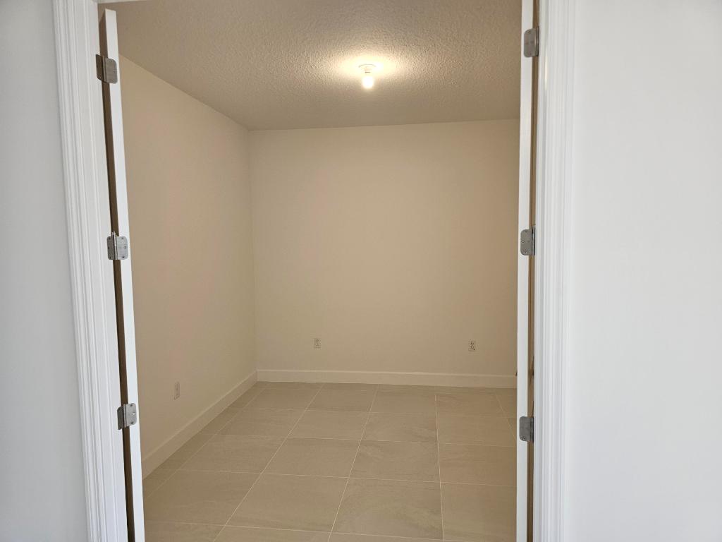 RIVERLAND PARCEL D - PLAT SIX - Residential Lease