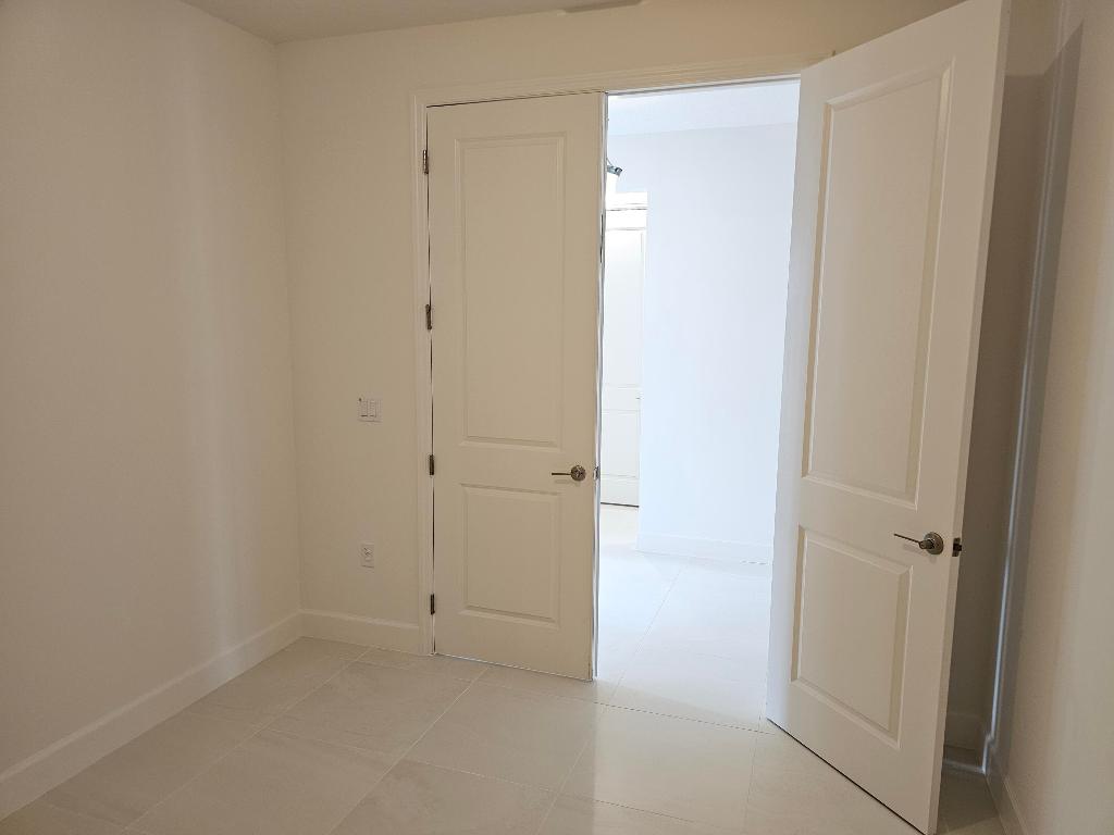 RIVERLAND PARCEL D - PLAT SIX - Residential Lease