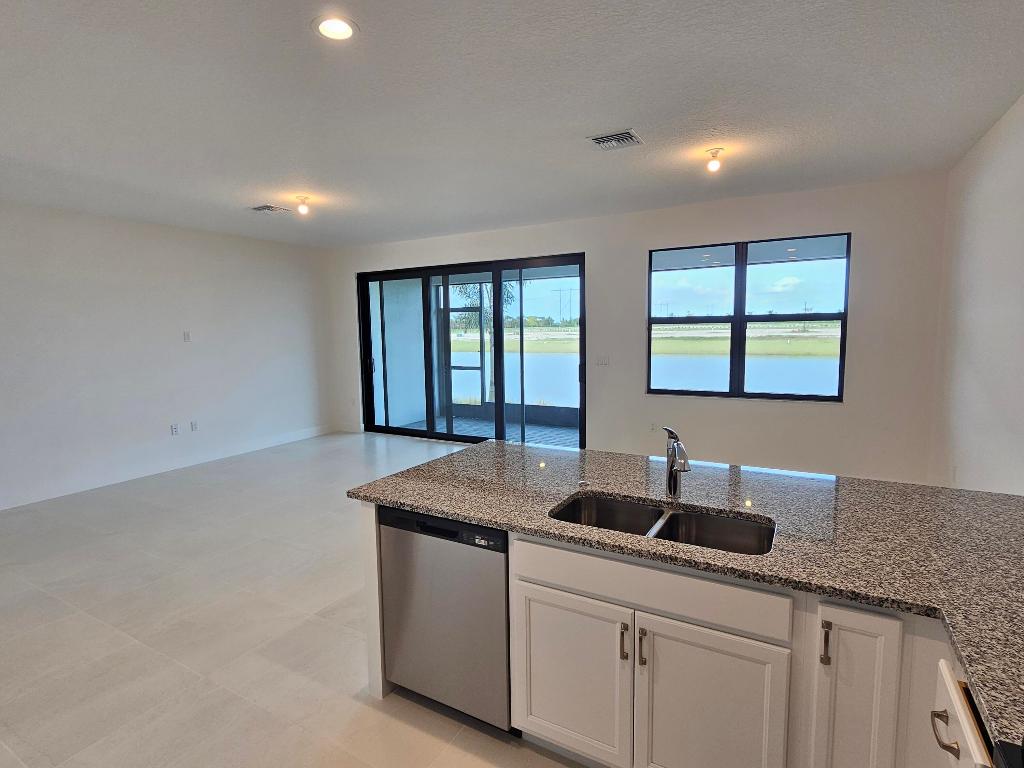 RIVERLAND PARCEL D - PLAT SIX - Residential Lease