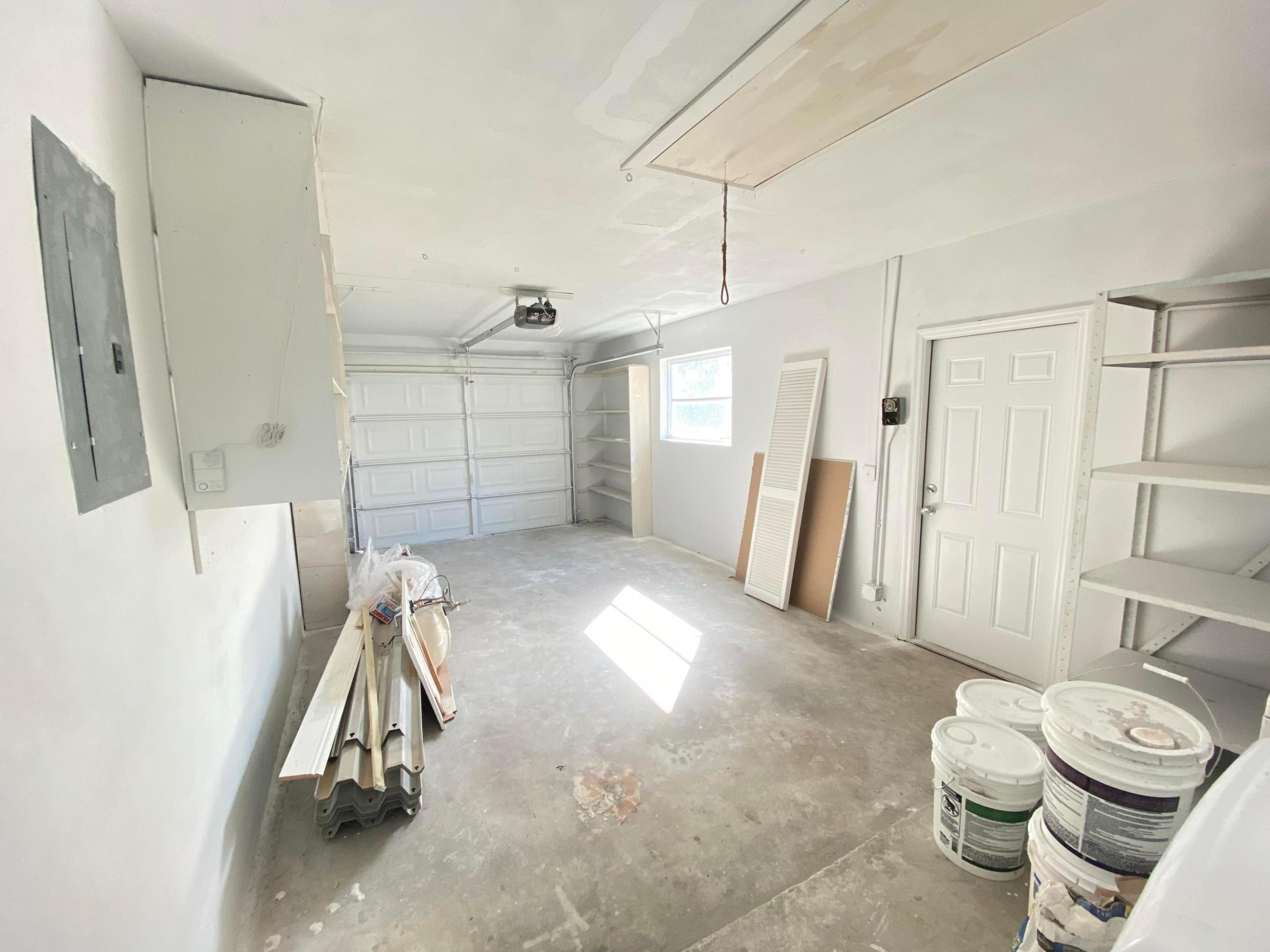 SEACREST ESTATES - Residential Lease